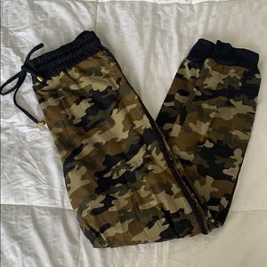 CAMO- Joggers